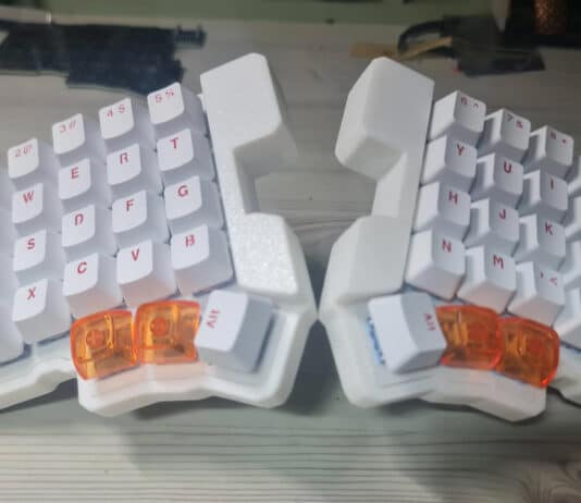 Silakka54 HE open-source split keyboard.